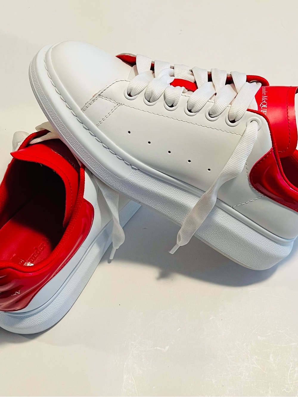 Alexander McQueen Men’s White/Red Oversized Low Top Sneakers Size EU 41 D